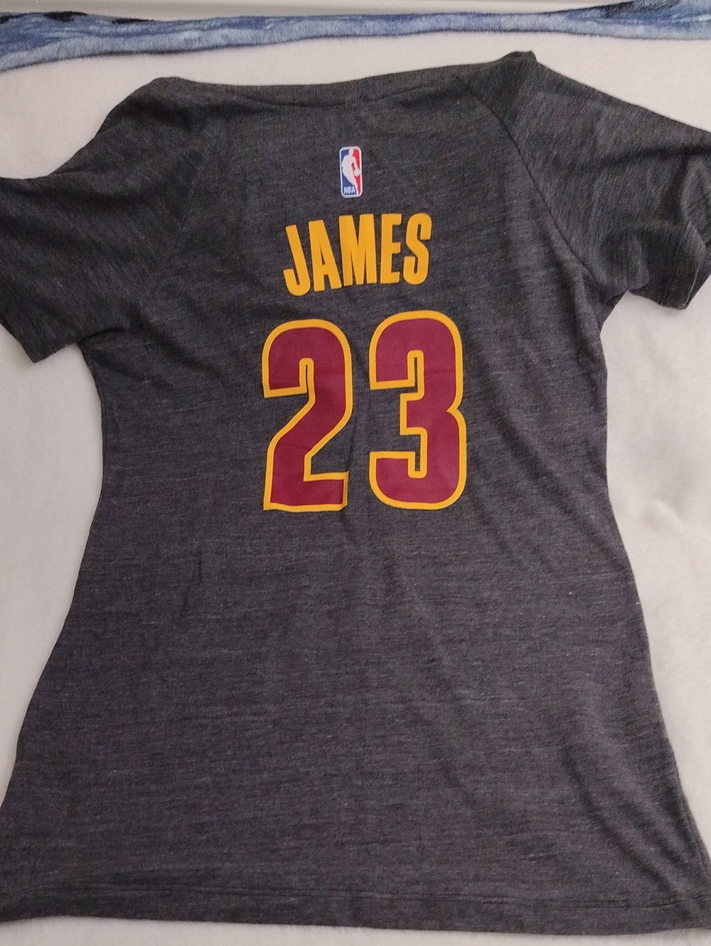 Adidas Cleveland Cavaliers LeBron James Jersey Shirt Women's Medium - Picture 3 of 3